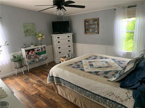 155 White Walnut St, Traphill, NC 28685 photo 10