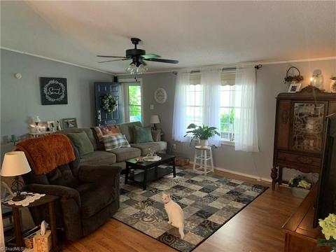 155 White Walnut St, Traphill, NC 28685 photo 5