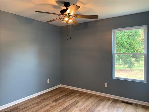109 Highland Point Ave, Harmony, NC 28634 photo 15