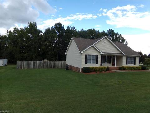 105 Saddlebred Loop, Stokesdale, NC 27357 photo 2