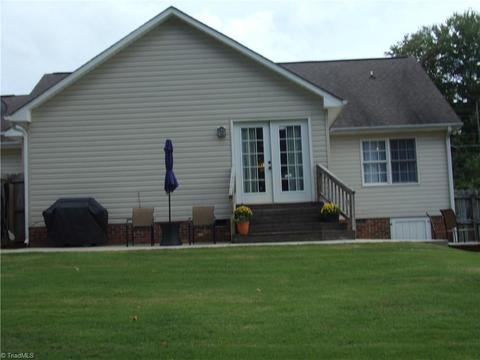 105 Saddlebred Loop, Stokesdale, NC 27357 photo 4
