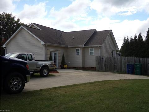105 Saddlebred Loop, Stokesdale, NC 27357 photo 3