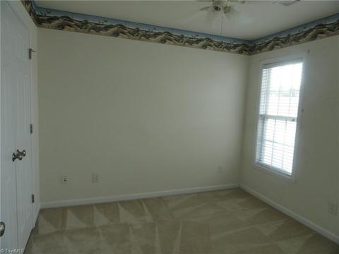 124 Castleton Dr, Thomasville, NC 27360 photo 12