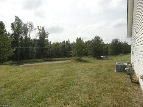 124 Castleton Dr, Thomasville, NC 27360 photo 16