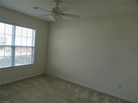 124 Castleton Dr, Thomasville, NC 27360 photo 10