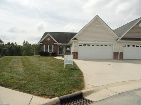 124 Castleton Dr, Thomasville, NC 27360 photo 2