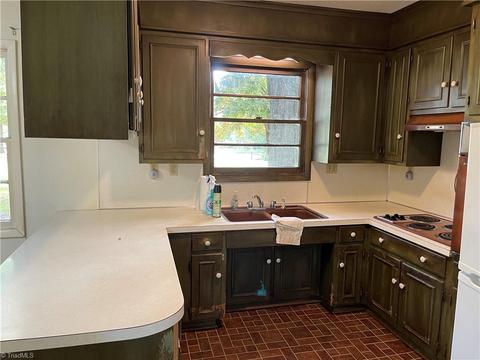 411 Johnson Rd, High Point, NC 27265 photo 13