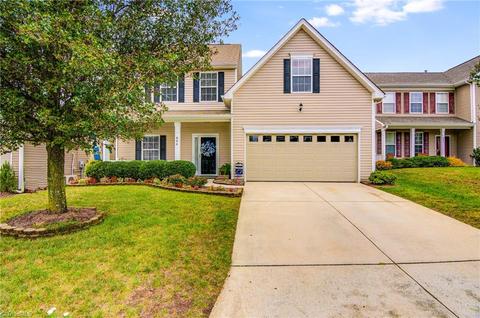 896 Hedgepath Ter, High Point, NC 27265 photo 3