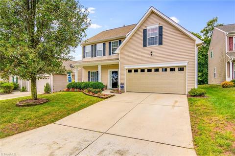 896 Hedgepath Ter, High Point, NC 27265 photo 2