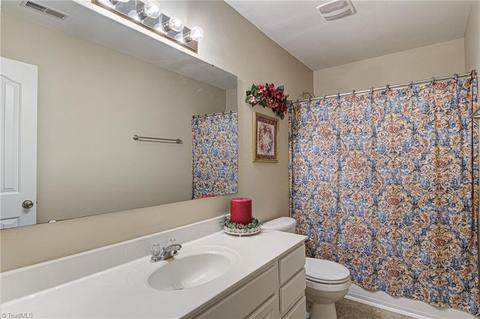 896 Hedgepath Ter, High Point, NC 27265 photo 33