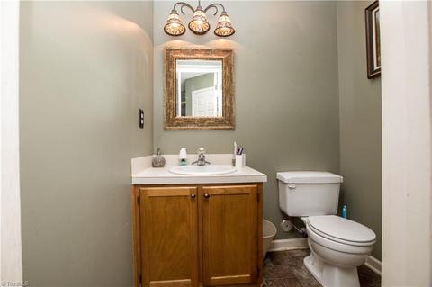 3925 Patsy Dr, Winston Salem, NC 27107 photo 5