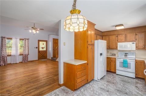110 Treetop Ct, Trinity, NC 27370 photo 9