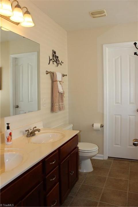837 Hedgepath Ter, High Point, NC 27265 photo 14