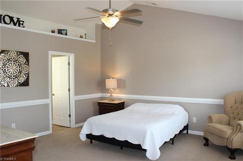 837 Hedgepath Ter, High Point, NC 27265 photo 12