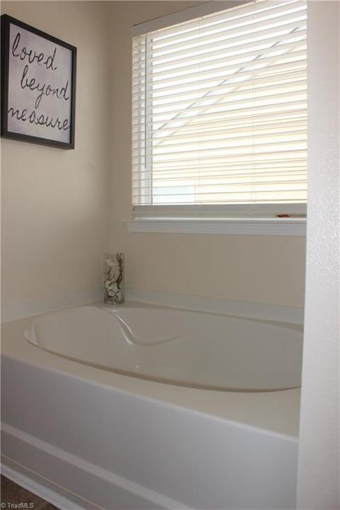 837 Hedgepath Ter, High Point, NC 27265 photo 15