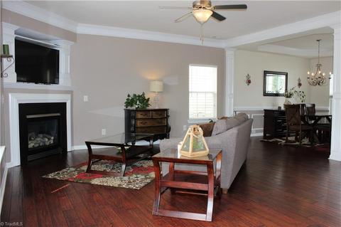 837 Hedgepath Ter, High Point, NC 27265 photo 7