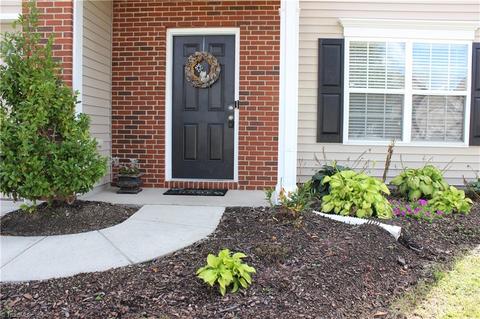 837 Hedgepath Ter, High Point, NC 27265 photo 3