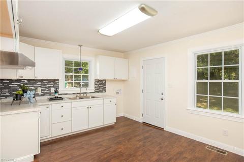 727 Hendrix St, High Point, NC 27260 photo 5