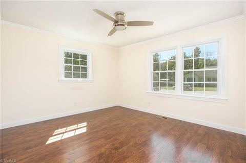 727 Hendrix St, High Point, NC 27260 photo 17
