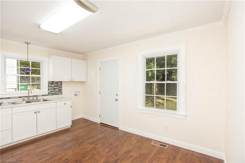 727 Hendrix St, High Point, NC 27260 photo 10