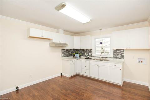 727 Hendrix St, High Point, NC 27260 photo 8