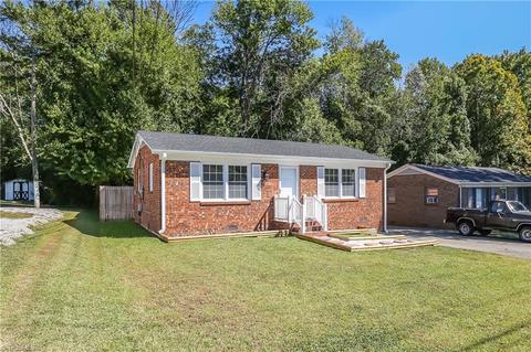 727 Hendrix St, High Point, NC 27260 photo 2