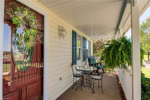 719 Corner Rd, Pinnacle, NC 27043 photo 4