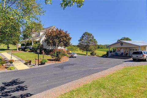 719 Corner Rd, Pinnacle, NC 27043 photo 33