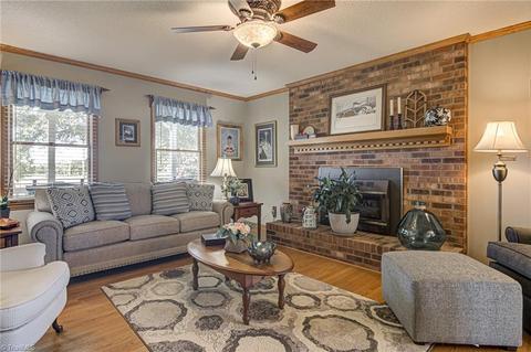 719 Corner Rd, Pinnacle, NC 27043 photo 8