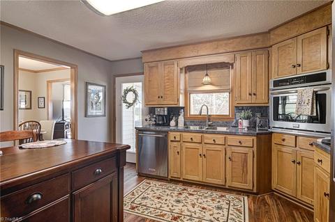 719 Corner Rd, Pinnacle, NC 27043 photo 13