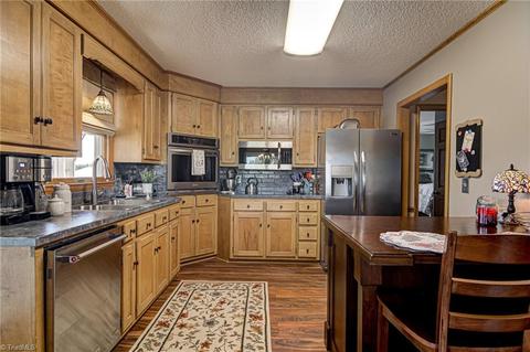 719 Corner Rd, Pinnacle, NC 27043 photo 15