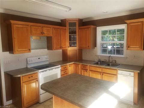 113 Covington Dr, Advance, NC 27006 photo 4