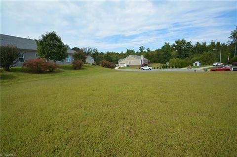 1413 Raspberry Run, Graham, NC 27253 photo 4