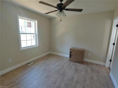307 N 3rd Ave, Mayodan, NC 27027 photo 6