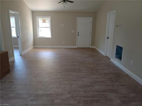 307 N 3rd Ave, Mayodan, NC 27027 photo 13