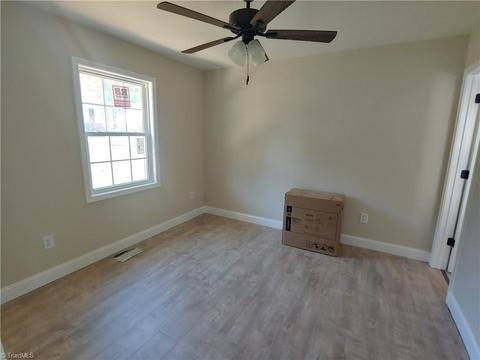 307 N 3rd Ave, Mayodan, NC 27027 photo 7