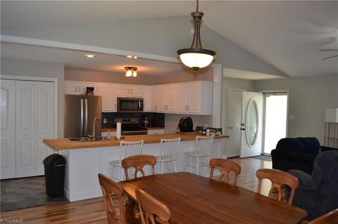 505 Summit St, Madison, NC 27025 photo 9