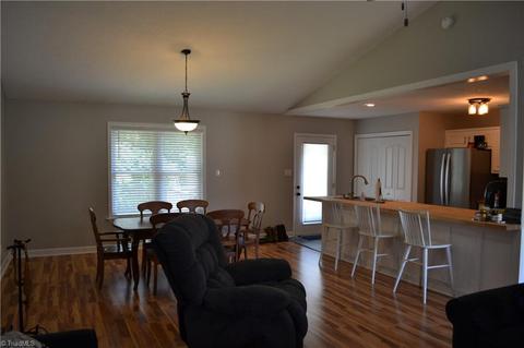 505 Summit St, Madison, NC 27025 photo 6