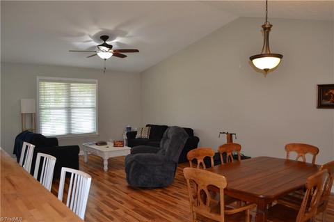 505 Summit St, Madison, NC 27025 photo 7