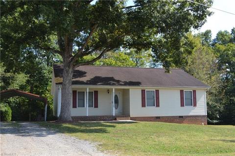 505 Summit St, Madison, NC 27025 photo 4