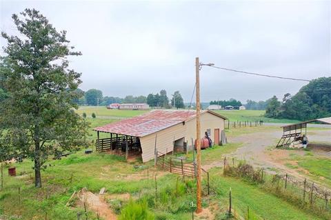 1592 County Line Rd, Harmony, NC 28634 photo 19