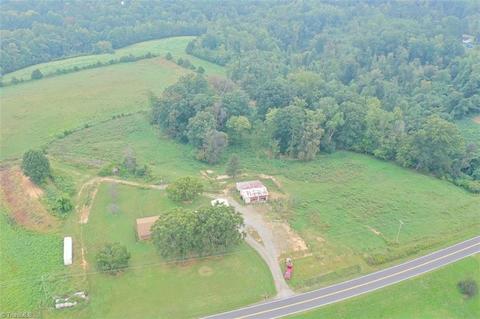 1592 County Line Rd, Harmony, NC 28634 photo 1