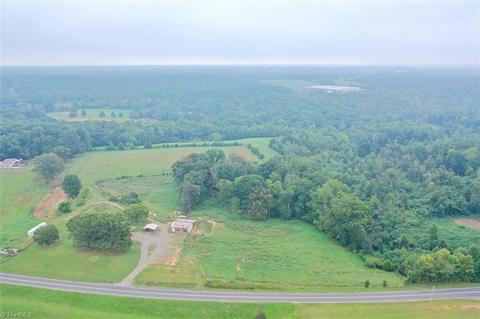 1592 County Line Rd, Harmony, NC 28634 photo 2
