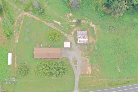 1592 County Line Rd, Harmony, NC 28634 photo 7