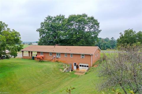 1592 County Line Rd, Harmony, NC 28634 photo 17