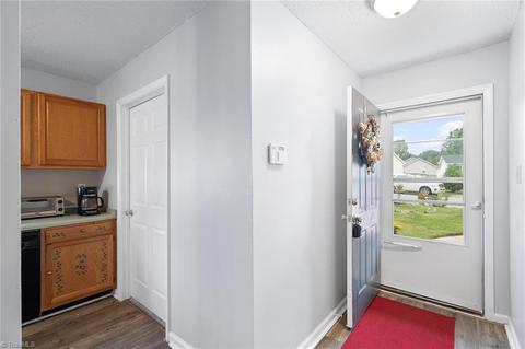 722 Paramount St, High Point, NC 27260 photo 5