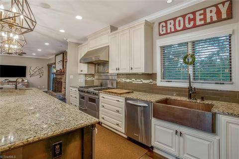 305 Cascade Dr, High Point, NC 27265 photo 16