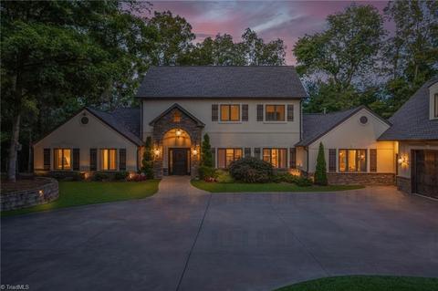 305 Cascade Dr, High Point, NC 27265 photo 2