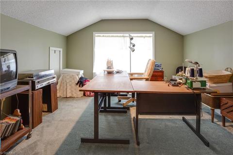 105 E Moore Ave, High Point, NC 27263 photo 13
