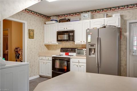 105 E Moore Ave, High Point, NC 27263 photo 7